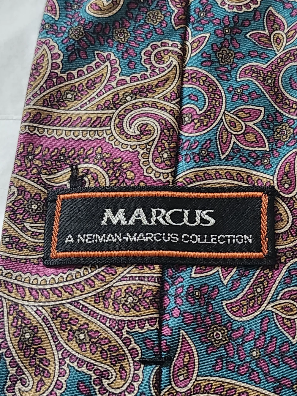 Marcus Neiman Marcus Collection Silk Paisley Tie Handmade USA Blue Purple 3.75